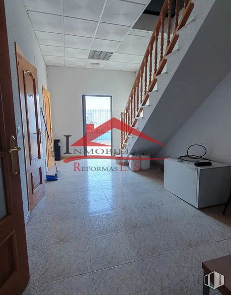 Industrial for sale at Zona logística, Illescas, Toledo, 45200 with cabinetry, door, hall, lighting, fixture, flooring, interior design, floor, wood and real estate around