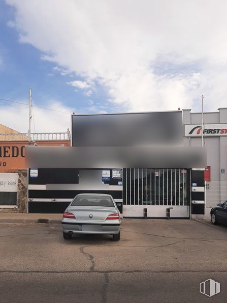 Nave en venta en Calle Águilas, 14, Pinto, Madrid, 28320 con coche, edificio, luz de estacionamiento automotriz, nube, cielo, vehículo terrestre, vehículo, neumático, rueda y iluminación automotriz alrededor