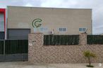 Industrial for rent at Calle Perdiz, 140, Casarrubios del Monte, Toledo, 45950 with houseplant, cloud, sky, plant, grass, brick, wood, residential area, facade and font around