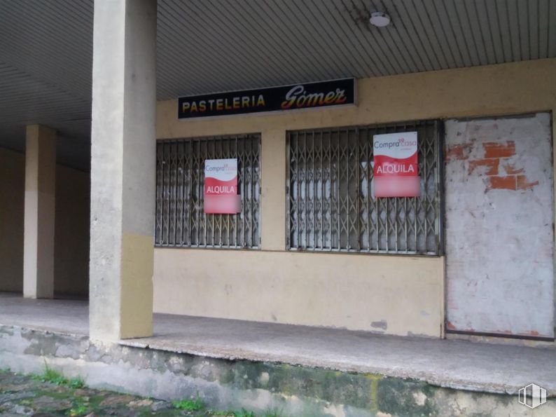 Retail for rent at Zona Nueva Segovia, Segovia, 40006 with plant, fixture, font, facade, gas, art, signage, composite material, concrete and handwriting around