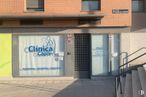 Retail for rent at Calle Puerto de Somport  , Fuencarral - El Pardo, Madrid, 28050 with window, building, fixture, wall, composite material, city, door, facade, gas and tints and shades around