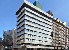 Office for rent at Calle Orense, 70, Tetuán, Madrid, 28020 with building, sky, car, property, daytime, vehicle, tower block, skyscraper, urban design and architecture around