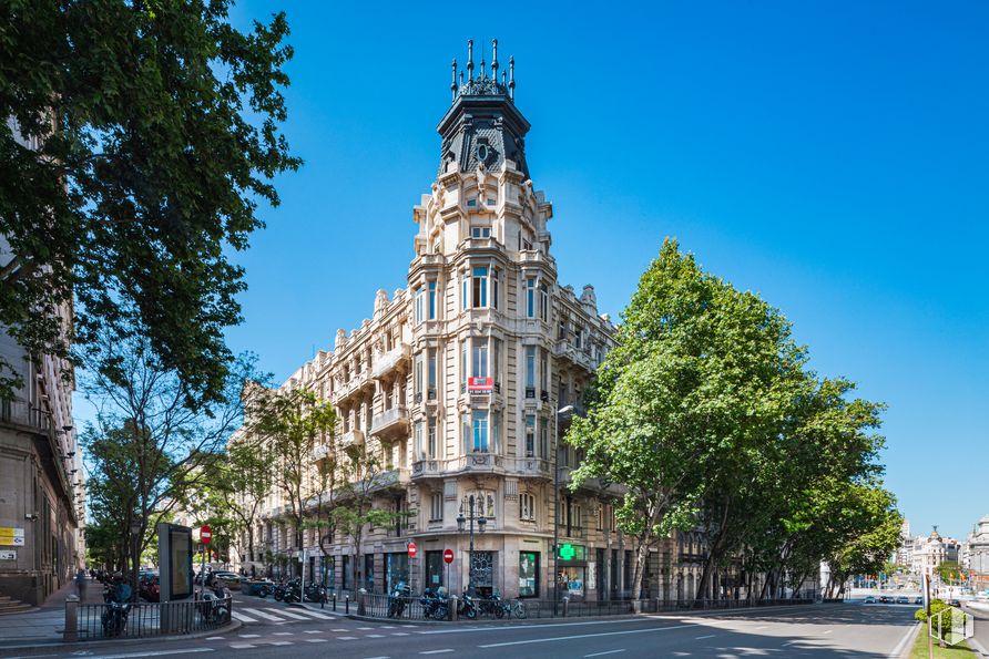 Oficina en alquiler en Calle Alcalá, 54, Retiro, Madrid, 28014 con edificio, cielo, planta, árbol, superficie de la carretera, diseño urbano, planta leñosa, fachada, metrópolis y viaje alrededor