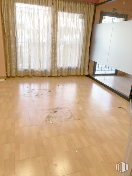 Oficina en alquiler en Calle Clara Campoamor, Collado Villalba, Madrid, 28400 con marrón, madera, rectángulo, piso, suelo, casa, tinte para madera, beige, madera dura y material compuesto alrededor