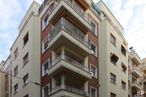 Local en alquiler y venta en Calle Rey Francisco, Moncloa - Aravaca, Madrid, 28008 con edificio, coche, nube, cielo, propiedad, ventana, rueda, bloque de pisos, diseño urbano y condominio alrededor