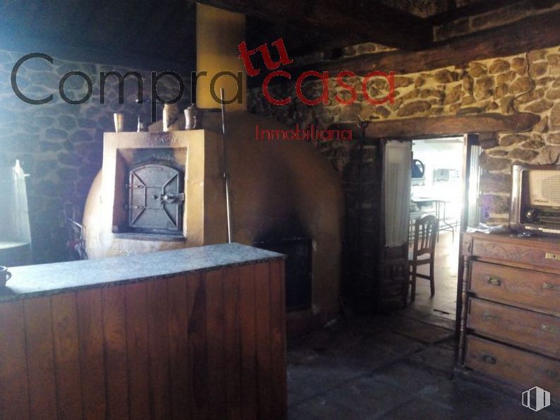 Retail for sale at Carretera Soria, Torrecaballeros, Segovia, 40160 with cabinetry, property, furniture, light, wood, interior design, floor, door, table and flooring around