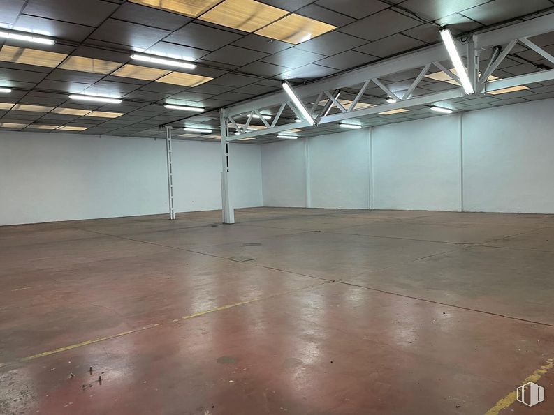 Industrial for rent at Calle Ventalama, Toledo, 45007 with lighting, building, field house, hall, flooring, floor, wood, ceiling, event and room around