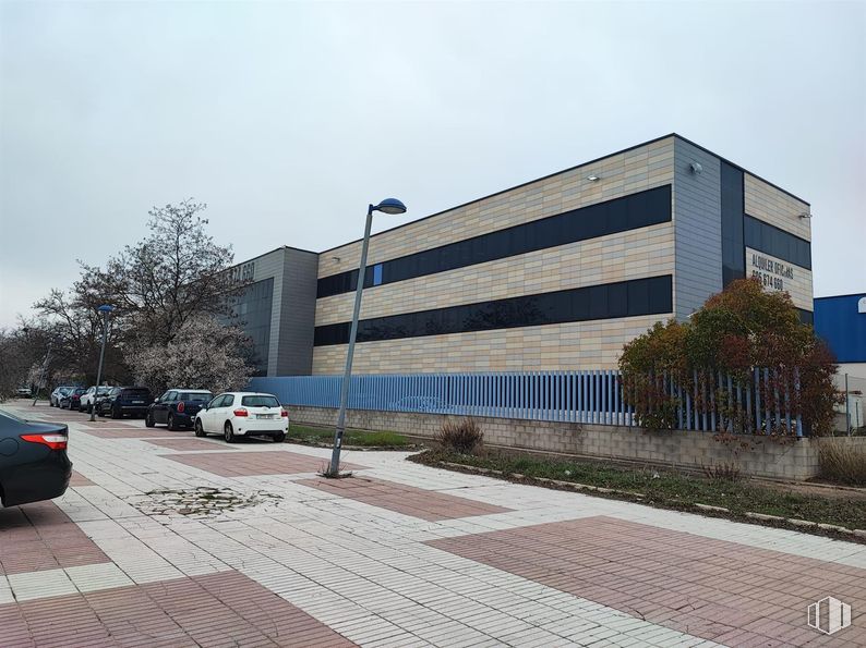 Office for rent at Centro Empresarial Augusta, Avenida Vía Láctea, 1, San Fernando de Henares, Madrid, 28830 with car, daytime, architecture, commercial building, composite material, urban design, headquarters, engineering, corporate headquarters and company around