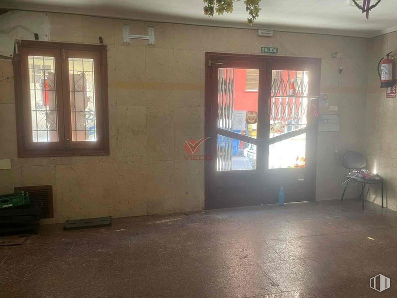 Local en alquiler en Calle Camino Cañete, 3, Cuenca, 16004 con silla, ventana, accesorio, madera, interiorismo, suelo, suelos, edificio, sombra y hall alrededor