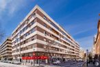 Local en venta en Calle Fernando el Católico, 61, Chamberí, Madrid, 28015 con edificio, cielo, nube, rueda, bloque de pisos, condominio, diseño urbano, vehículo, árbol y edificio comercial alrededor