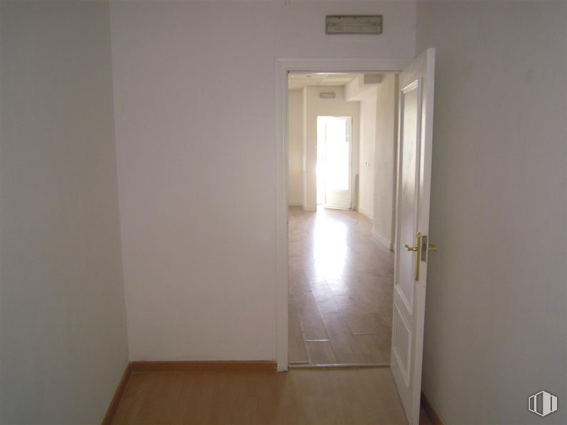 Local en venta en Glorieta Universo, Valdemoro, Madrid, 28341 con espejo, edificio, accesorio, casa, puerta, madera, suelos, asa, puerta de casa y madera dura alrededor