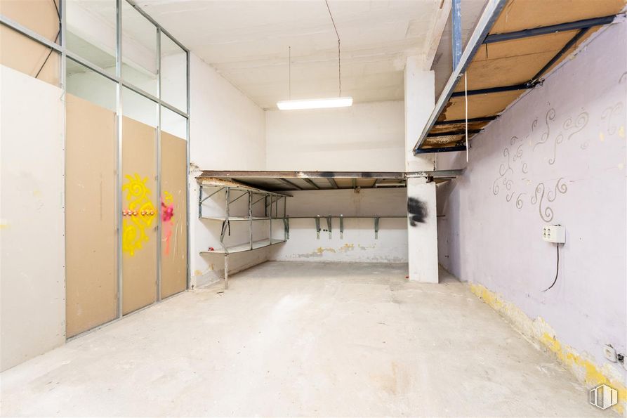 Local en venta en Zona Noroeste, Torrejón de Ardoz, Madrid, 28850 con accesorio, interiorismo, suelos, amarillo, suelo, hall, techo, material compuesto, edificio y hormigón alrededor