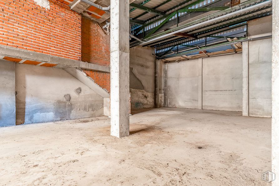 Retail for sale & for rent at Zona Pilar, Talavera de la Reina, Toledo, 45600 with wood, floor, flooring, brick, beam, composite material, ceiling, concrete, brickwork and building material around