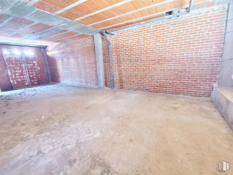 Local en venta en Calle Cuba, 38, San Martín de la Vega, Madrid, 28330 con edificio, madera, casa, albañilería, ladrillo, suelo, suelos, material de construcción, haz y gas alrededor