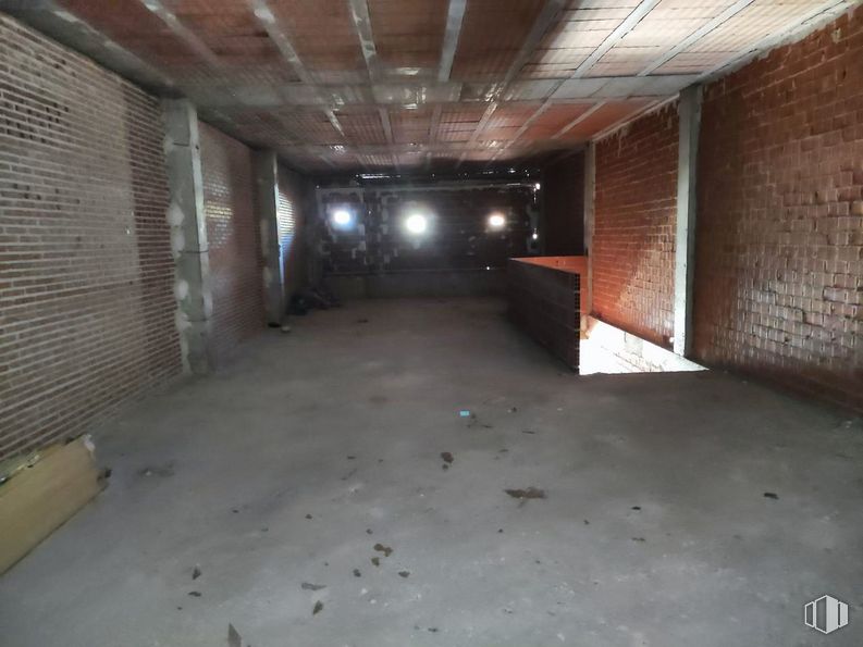 Local en venta en Calle Capitán Miranda, Miguel Esteban, Toledo, 45830 con edificio, accesorio, suelo, material compuesto, material de construcción, hormigón, techo, simetría, suelos y madera alrededor