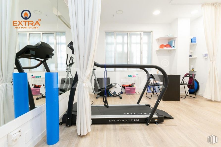 Retail for sale at Avenida General Perón, Tetuán, Madrid, 28020 with treadmill, interior design, exercise machine, floor, automotive design, flooring, gas, wood, machine and hardwood around