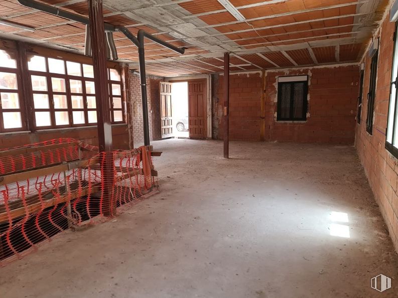 Local en venta en Calle Leopoldo López Infantes, Colmenar de Oreja, Madrid, 28380 con ventana, pasillo, madera, edificio, diseño de interiores, pavimentos, piso, viga, madera y casa alrededor