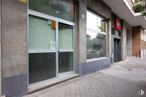 Retail for sale at Avenida América, Salamanca, Madrid, 28002 with wall, door, composite material, glass, concrete, transparency, home door, building material, cleanliness and aluminium around