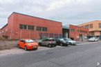 Industrial for sale at Calle Urano, Móstoles, Madrid, 28936 with car, building, automotive lighting, automotive parking light, automotive exterior, parking, family car, automotive tail & brake light, brickwork and full-size car around