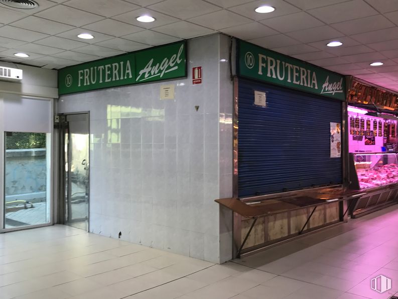 Local en alquiler y venta en Calle Suecia, 1, Fuenlabrada, Madrid, 28942 con ebanistería, accesorio, alumbrado, suelo, piso, edificio, techo, fachada, vidrio y puerta alrededor