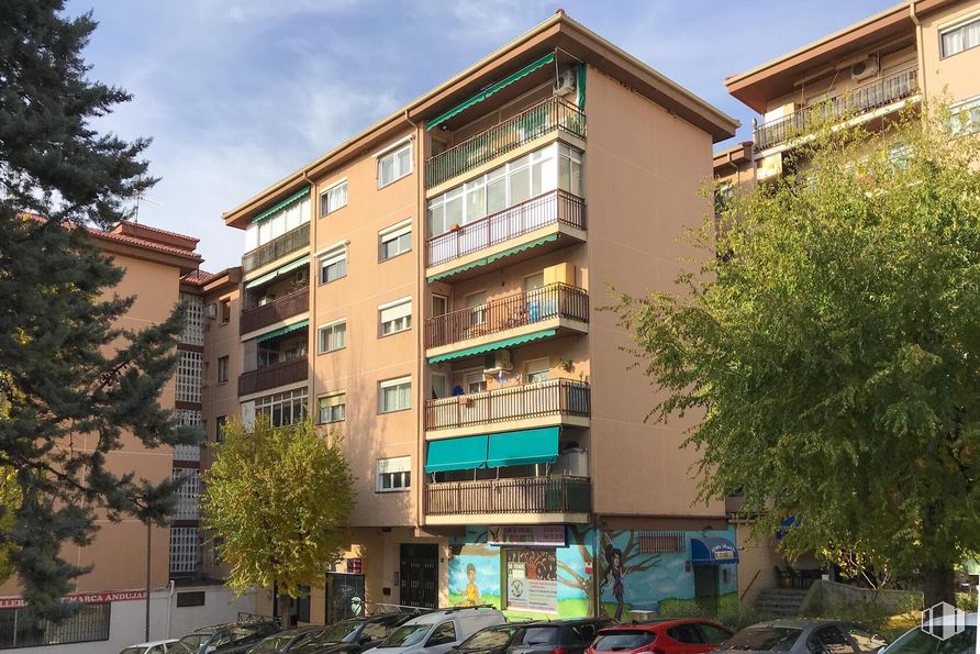 Local en venta en Calle Monte Albillo, 5, Algete, Madrid, 28110 con edificio, cielo, día, propiedad, nube, ventana, coche, rueda, árbol y bloque de torre alrededor