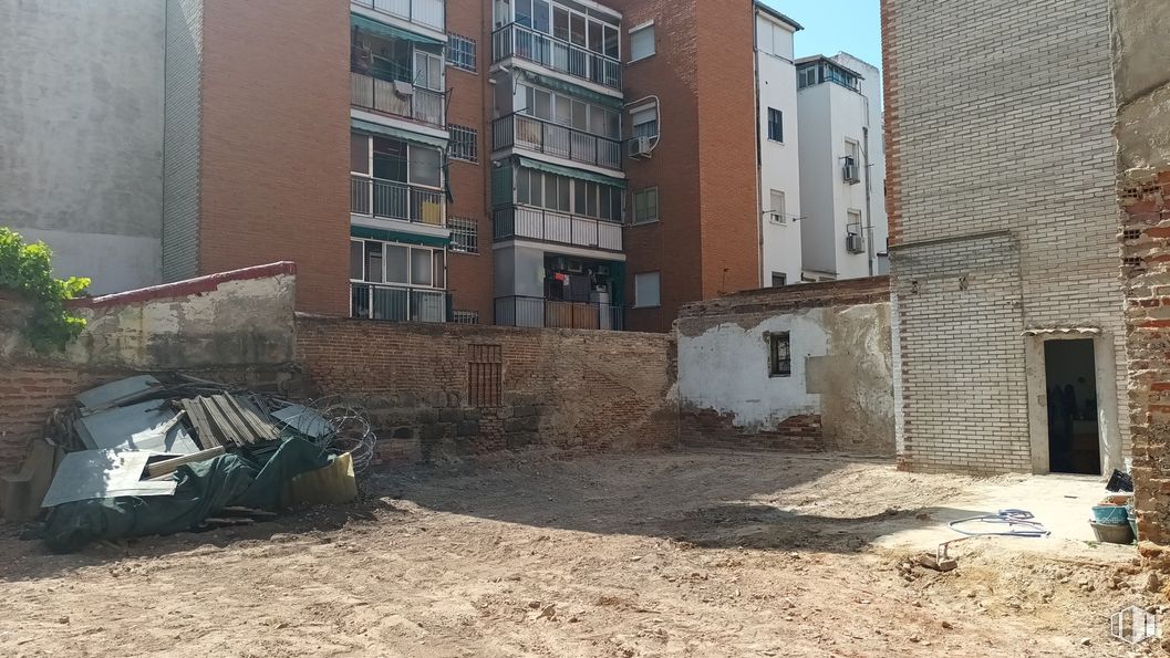 Suelo en venta en Calle Calero Pita, 29, Puente de Vallecas, Madrid, 28053 con ventana, edificio, propiedad, zona residencial, barrio, superficie de la carretera, vehículo, diseño urbano, inmobiliario y ladrillo alrededor