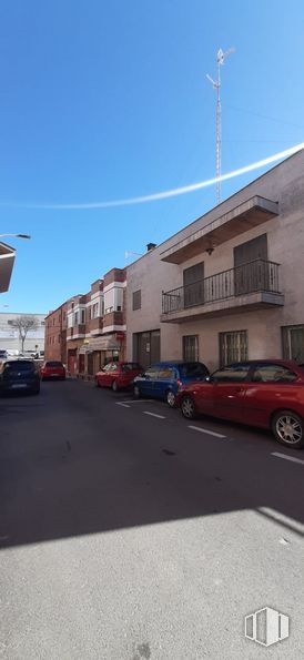 Nave en venta en Calle Valle de Guadalix, San Sebastián de los Reyes, Madrid, 28700 con coche, cielo, rueda, vehículo terrestre, edificio, ventana, vehículo, neumático, luz de la calle y casa alrededor