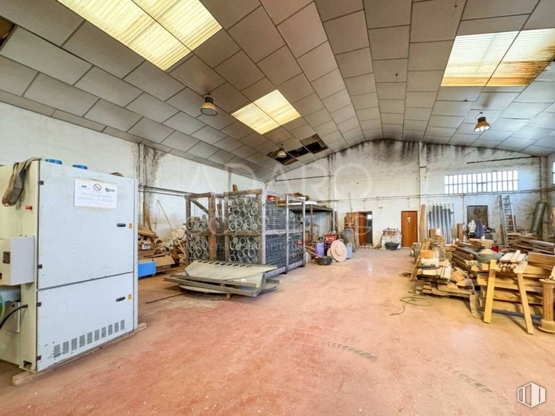 Industrial for sale at Calle Timanfaya, Humanes de Madrid, Madrid, 28970 with wood, lighting, ceiling, floor, industry, flooring, composite material, machine, metal and workshop around