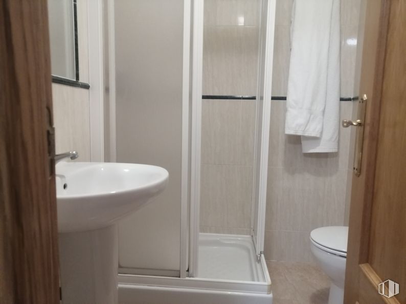 Retail for sale at Labajos, Labajos, Segovia, 40146 with sink, toilet, brown, tap, plumbing fixture, bathroom sink, property, building, bathroom and plant around