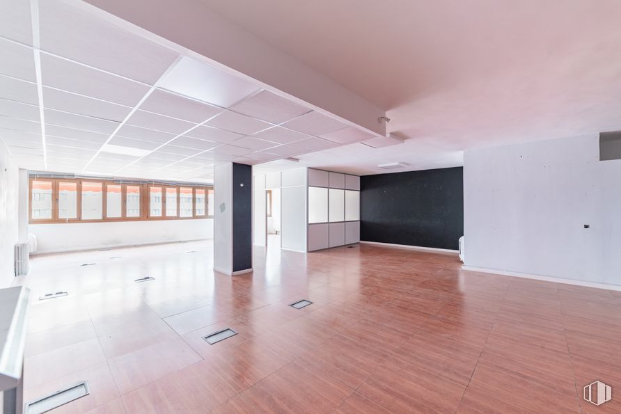 Oficina en alquiler en Calle San Germán, Tetuán, Madrid, 28020 con hall, edificio, accesorio, madera, arquitectura, interiorismo, casa, suelo, suelos y tinte para madera alrededor