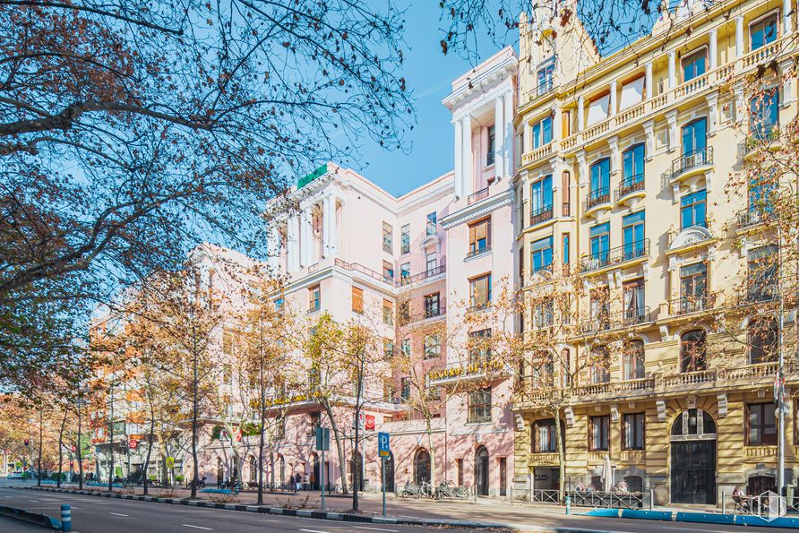 Oficina en alquiler en Calle Príncipe de Vergara, 36 - 38, Salamanca, Madrid, 28001 con edificio, cielo, día, propiedad, ventana, árbol, diseño urbano, barrio, vía pública y fachada alrededor