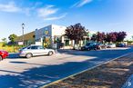 Local en alquiler en Calle Labradores, Griñón, Madrid, 28971 con coche, cielo, nube, rueda, neumático, durante el día, vehículo, iluminación del automóvil, vehículo de motor y azure alrededor