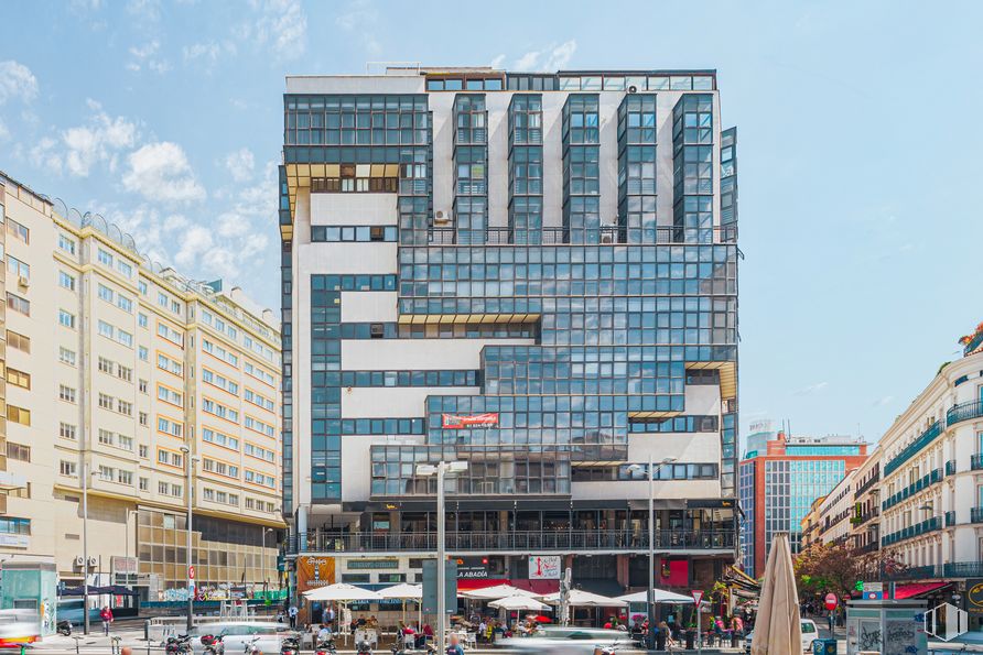 Oficina en alquiler en Calle Jacometrezo, 15, Centro, Madrid, 28013 con edificio, cielo, rascacielos, infraestructura, vehículo, luz de la calle, nube, ventana, bloque de torre y diseño urbano alrededor