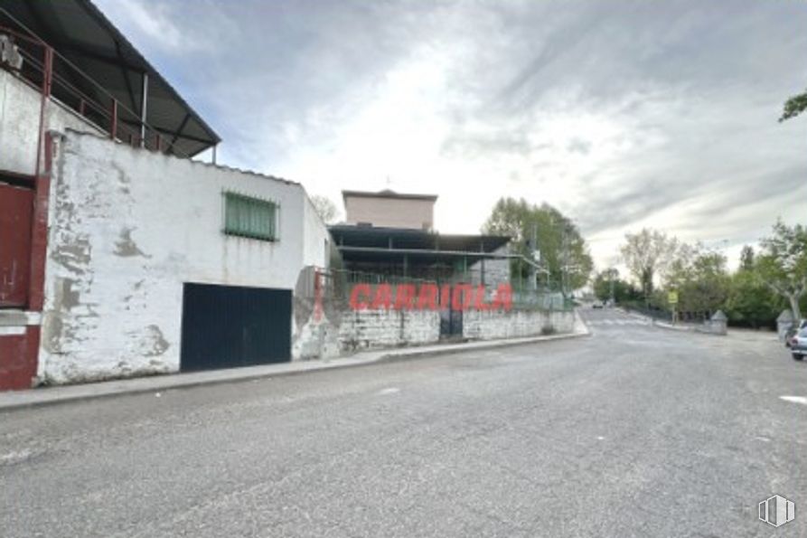 Retail for sale at Paseo Canaleja, La Torre de Esteban Hambrán, Toledo, 45920 with window, cloud, sky, road surface, asphalt, land lot, tree, building, landscape and tar around