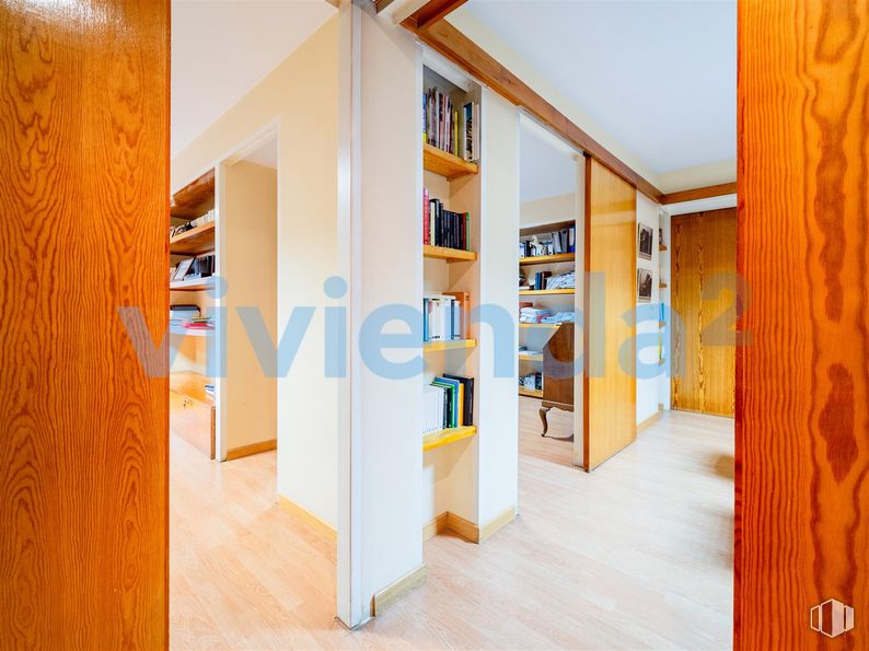 Oficina en venta en Calle Félix Boix, Chamartín, Madrid, 28036 con armario, naranja, madera, interiorismo, arquitectura, estantería, suelo, pared, suelos y propiedad material alrededor