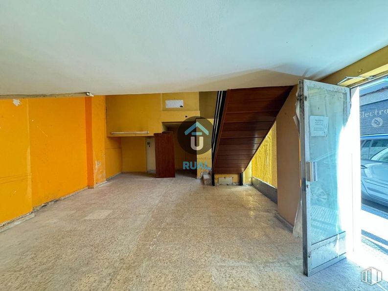 Local en venta en Calle Cabeza Moro, Talavera de la Reina, Toledo, 45600 con suelo, luz de estacionamiento, tinte para madera, contrachapado, aparcamiento, coche subcompacto, berlina, luces traseras y de freno y coche ejecutivo alrededor