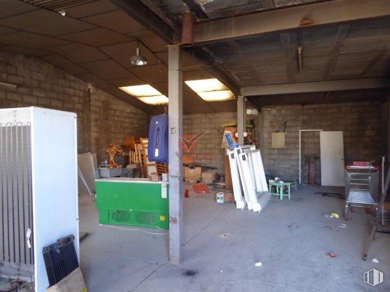 Industrial for sale & for rent at Polígono El Cantorral, Cuenca, 16004 with wood, flooring, floor, fixture, gas, ladder, engineering, leisure, concrete and machine around