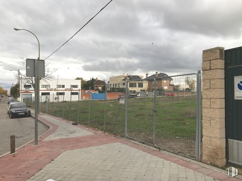 Suelo en venta en Calle Mayo, 20, San Blas - Canillejas, Madrid, 28022 con luz de la calle, edificio, coche, nube, cielo, planta, asfalto, alumbrado, terreno y vehículo alrededor