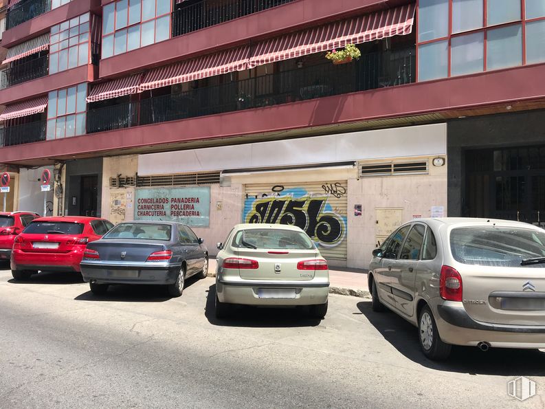 Retail for sale at Calle Sol, 5, Leganés, Madrid, 28911 with car, wheel, automotive parking light, tire, vehicle, building, land vehicle, vehicle registration plate, motor vehicle and automotive lighting around