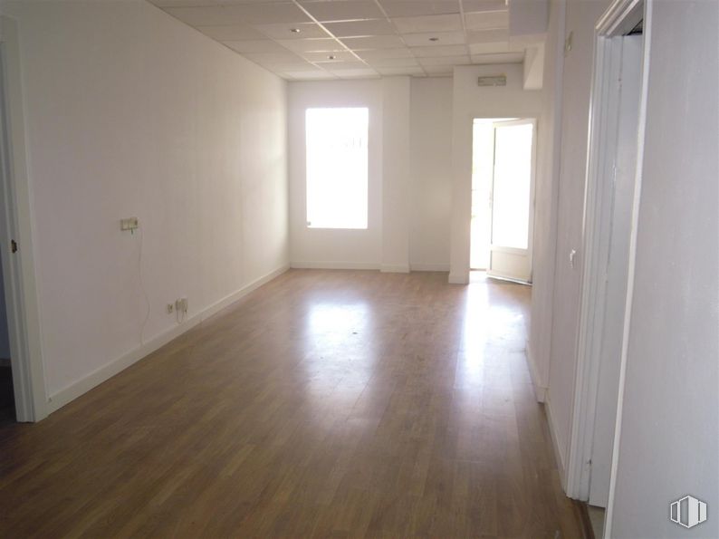 Local en venta en Glorieta Universo, Valdemoro, Madrid, 28341 con ventana, edificio, propiedad, accesorio, madera, hall, suelos, suelo, tinte para madera y casa alrededor