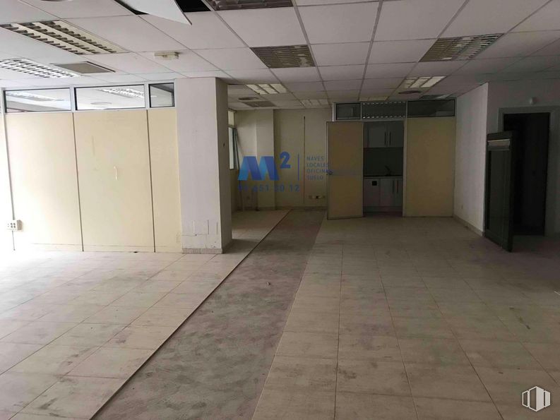 Oficina en venta en Zona centro, Alcobendas, Madrid, 28100 con puerta, edificio, accesorio, diseño de interiores, piso, pavimento, pared, techo, pasillo y vidrio alrededor