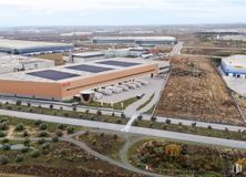 Industrial for rent at Plataforma Logística Central, Illescas, Toledo, 45200 with sky, plant, urban design, land lot, landscape, city, real estate, asphalt, metropolitan area and roof around