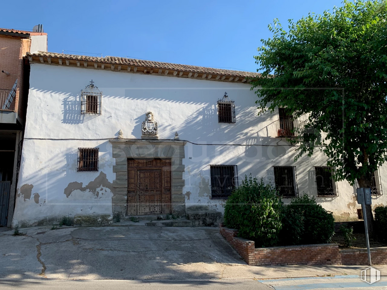 Land for sale at Zona centro, Seseña, Toledo, 45223 with house, door, sky, plant, window, building, facade, tree, shade and landscape around