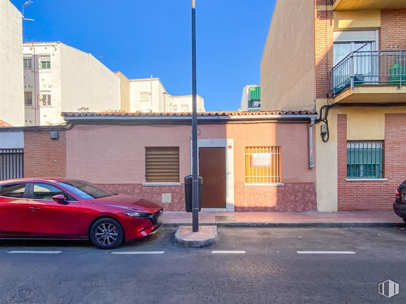 Suelo en venta en Calle Ciempozuelos, Getafe, Madrid, 28901 con coche, ventana, neumático, rueda, edificio, puerta, casa, luz de estacionamiento, vehículo terrestre y vehículo alrededor