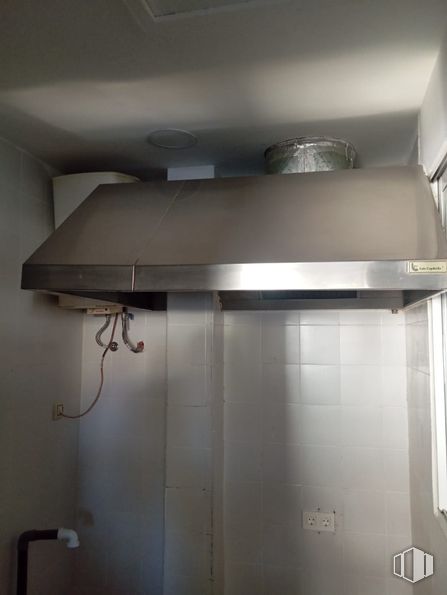 Retail for sale & for rent at Zona céntrica, Quintanar de la Orden, Toledo, 45800 with kitchen hood, home appliance, kitchen appliance, silver, major appliance, aluminium, kitchen stove, steel and gas stove around