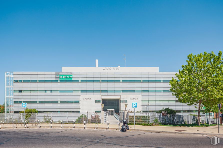 Oficina en alquiler en Edificio Fiteni IX, Calle Anabel Segura, 10, Alcobendas, Madrid, 28109 con edificio, cielo, planta, casa, diseño urbano, árbol, ciudad, fachada, edificio comercial y carretera alrededor