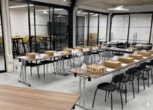 Oficina en venta en Calle Cabestreros, Centro, Madrid, 28012 con silla, mesa, mueble, restaurante, mesa de cocina y comedor, aula, comedor, cafetería, acero y mesa de reuniones alrededor