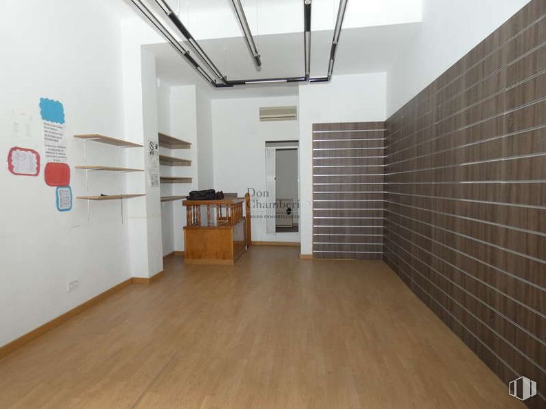 Local en venta en Calle Joaquín María López, Chamberí, Madrid, 28015 con ebanistería, madera, diseño de interiores, pasillo, piso, pavimentos, edificio, pared, accesorio y arte alrededor