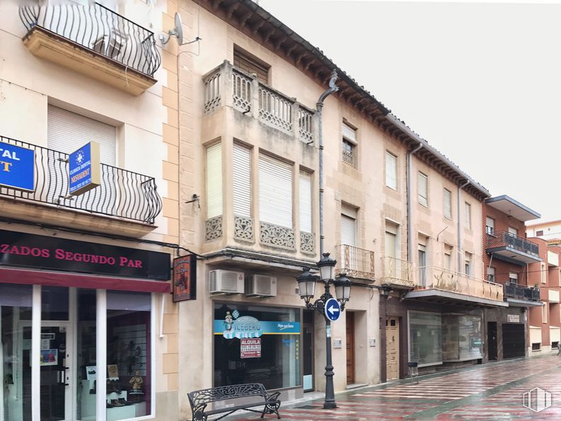 Retail for rent at Calle Grande, 20, Quintanar de la Orden, Toledo, 45800 with building, property, window, neighbourhood, real estate, facade, city, house, metropolitan area and urban design around