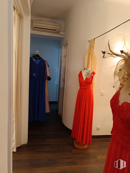 Local en venta en Barrio Salamanca, Salamanca, Madrid, 28001 con vestir, persona, prenda de una sola pieza, manguito, accesorio, cintura, suelos, diseño de moda, vestido de novia y traje formal alrededor